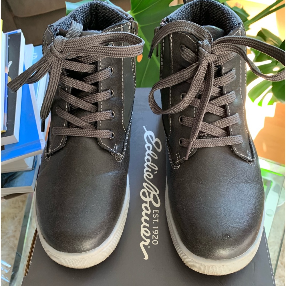 Eddie Bauer Boys Youth lace up boot size 3